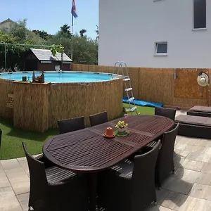 rezervirajte ovdje